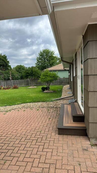Beautiful Luxury Home Freshly Renovated With Big Yard, Seating & Grill Pad Cottage Grove Extérieur photo