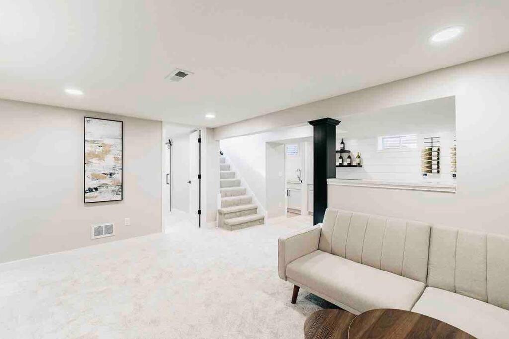 Beautiful Luxury Home Freshly Renovated With Big Yard, Seating & Grill Pad Cottage Grove Extérieur photo