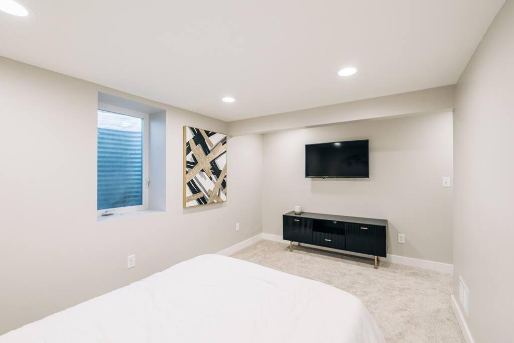 Beautiful Luxury Home Freshly Renovated With Big Yard, Seating & Grill Pad Cottage Grove Extérieur photo