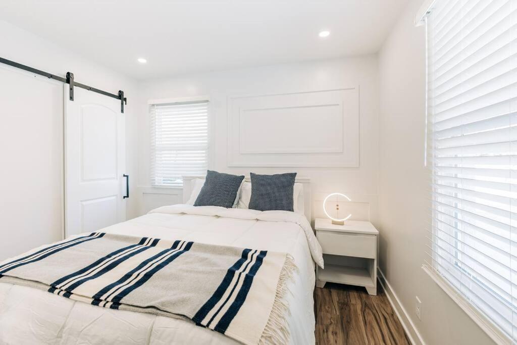 Beautiful Luxury Home Freshly Renovated With Big Yard, Seating & Grill Pad Cottage Grove Extérieur photo