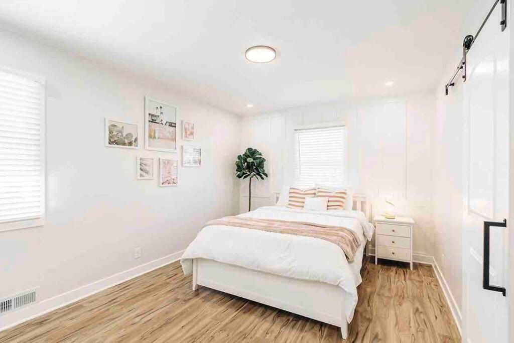 Beautiful Luxury Home Freshly Renovated With Big Yard, Seating & Grill Pad Cottage Grove Extérieur photo