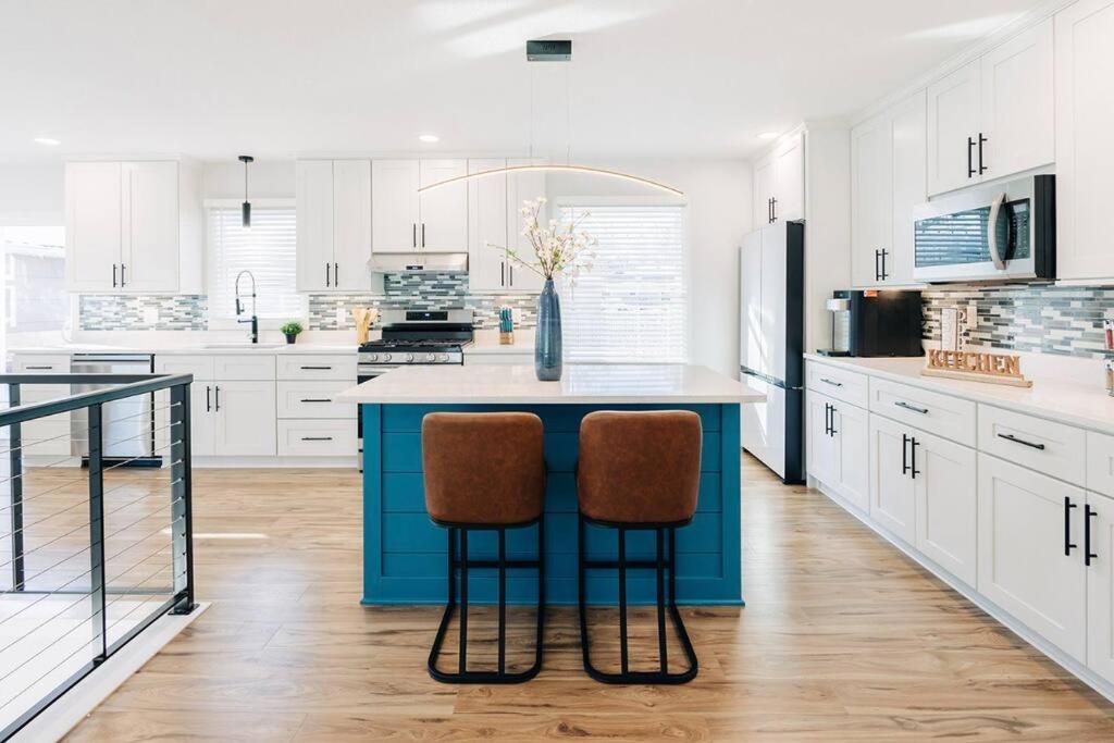 Beautiful Luxury Home Freshly Renovated With Big Yard, Seating & Grill Pad Cottage Grove Extérieur photo